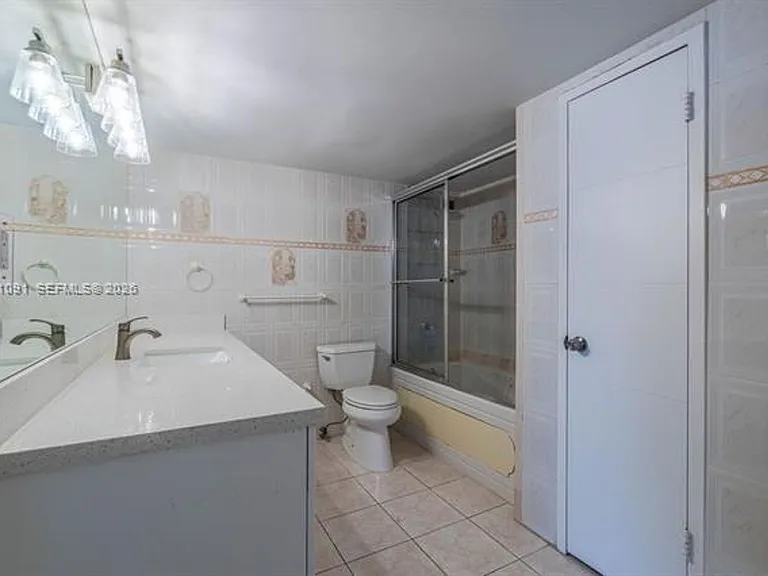 5401 Collins Avenue Cu #919 — Photo 18