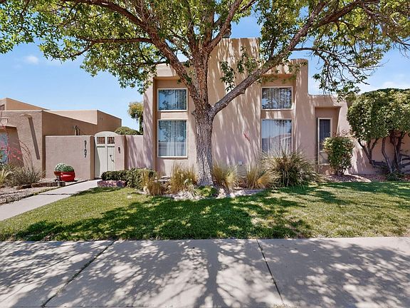 4th image of 9107 La Costa Dr NE