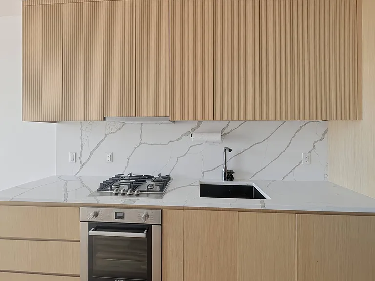 183 McGuinness Blvd #2B — Photo 4