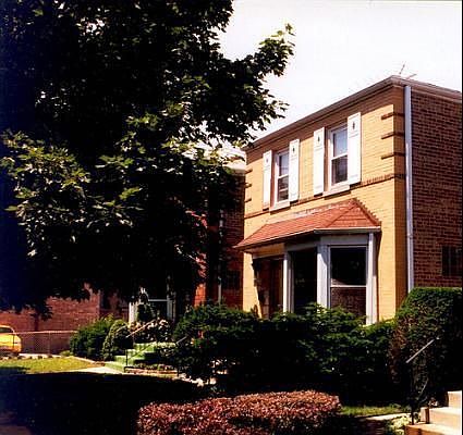 1st image of 2740 W Summerdale Ave