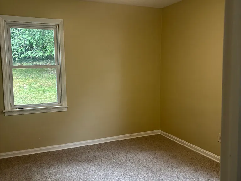 1208 Eastwood Ave — Photo 3