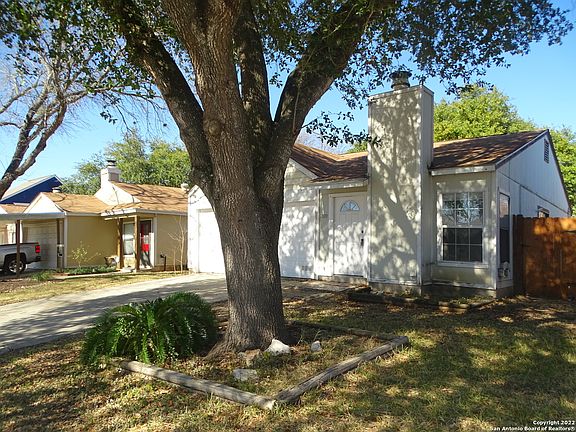 2nd image of 9819 Valley Villa