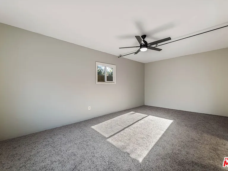 1112 S Highland Ave — Photo 45