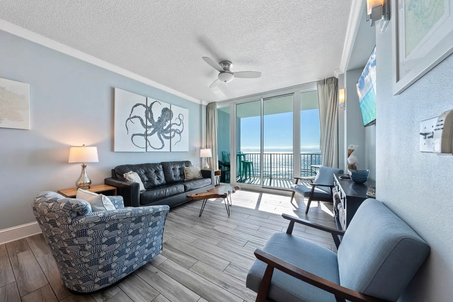 3 bed, 2.0 bath, 1162 sqft, $4,379 — Photo 3