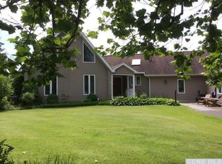 60 Whitney Dr, Valatie, NY 12184