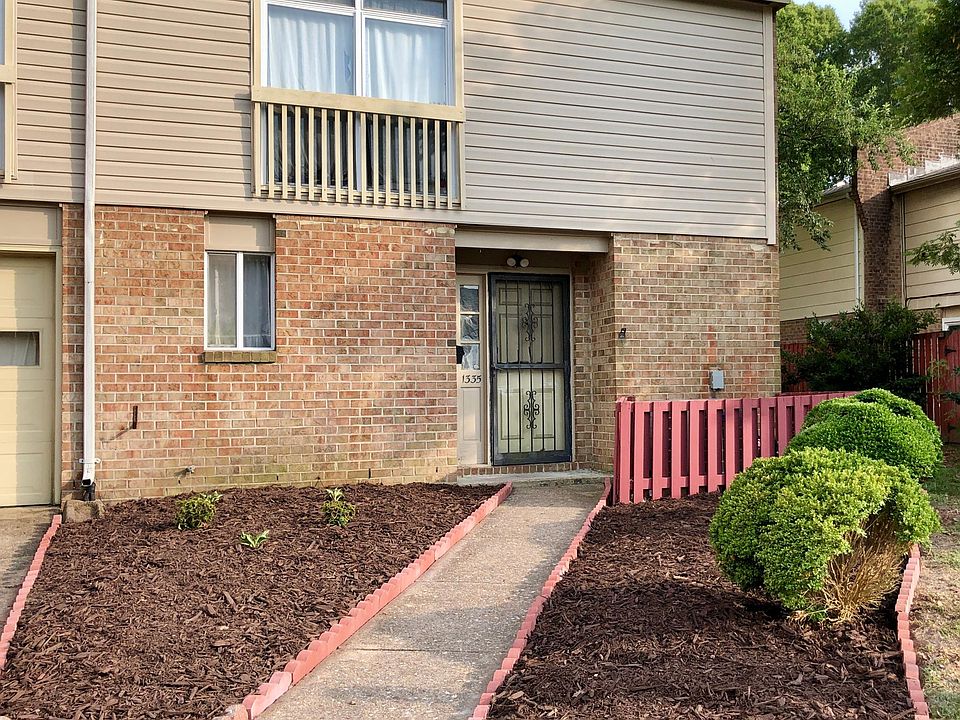 No mowing needed because the HOA mows the common areas. These two flower beds should be weeded by tenants.