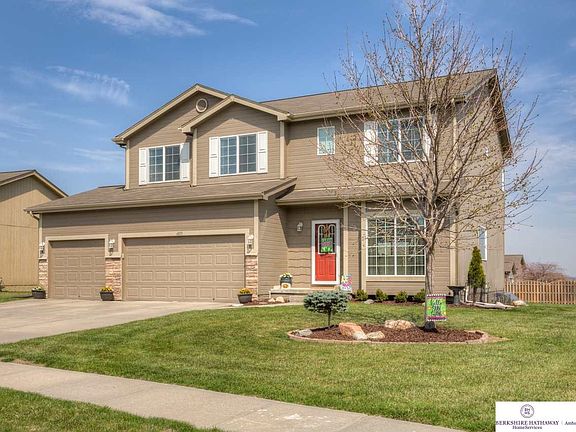 3rd image of 4803 N 162nd St