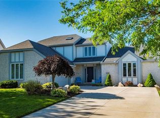 8036 Indian Creek Ln, Sylvania, OH 43560