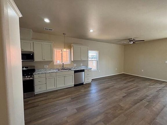 2nd image of 418 N Lala St