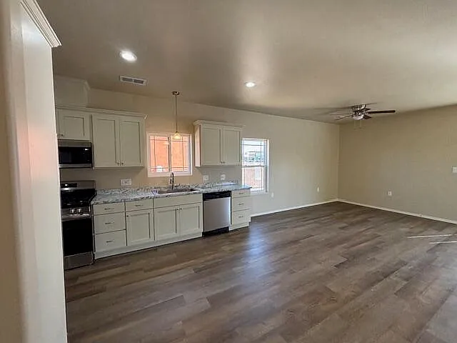 418 N Lala St — Photo 2