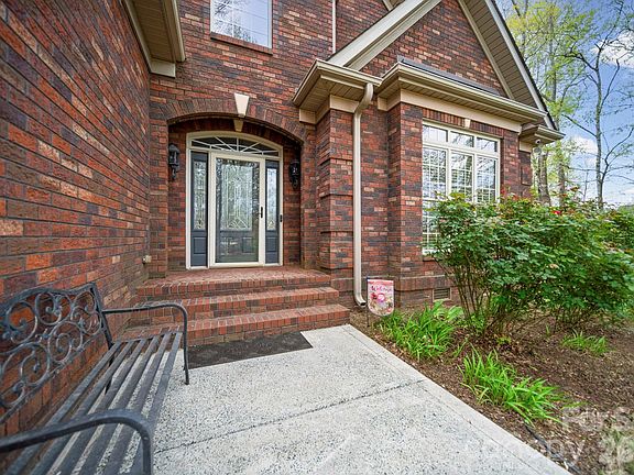 3rd image of 6118 Bickett Ridge Dr