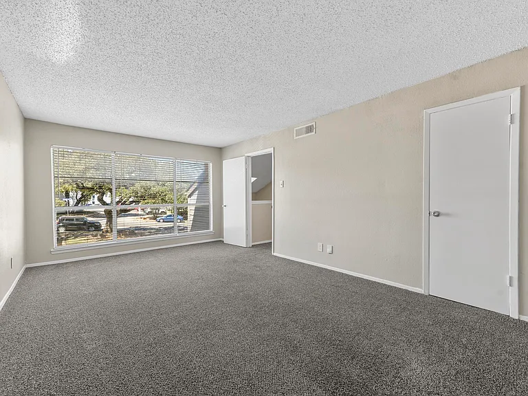 Spacious bedroom or office