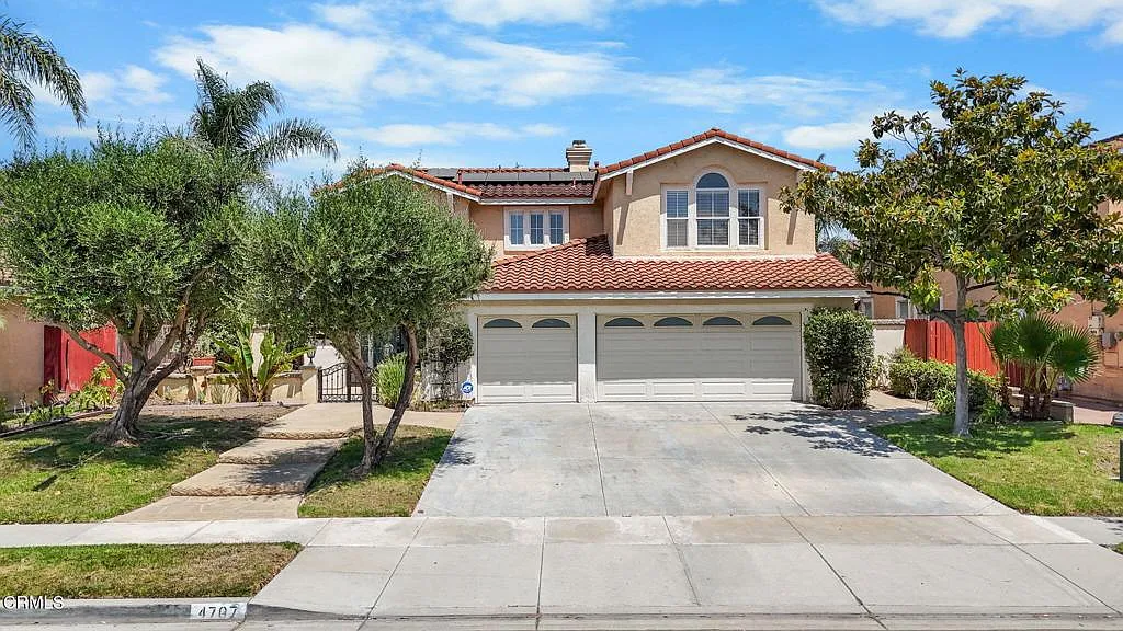 5 bed, 3.0 bath, 2752 sqft, $5,490 — Photo 1