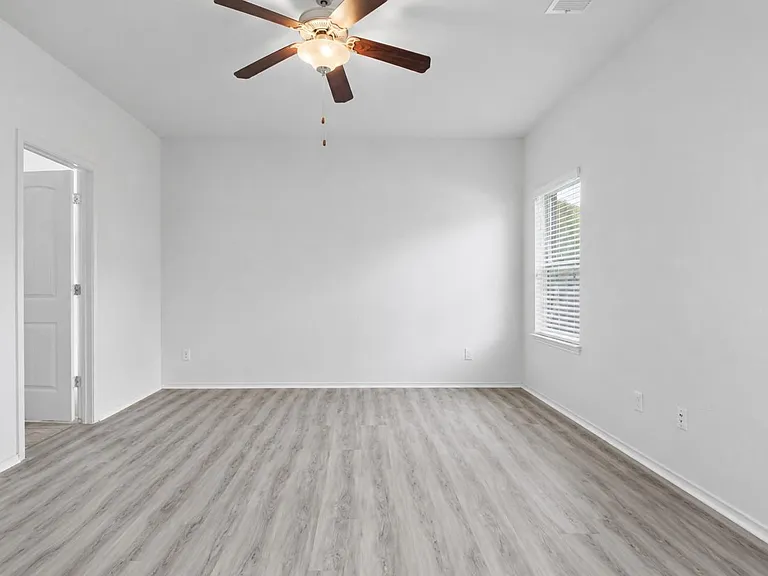 166 Meadow Grove Dr — Photo 22