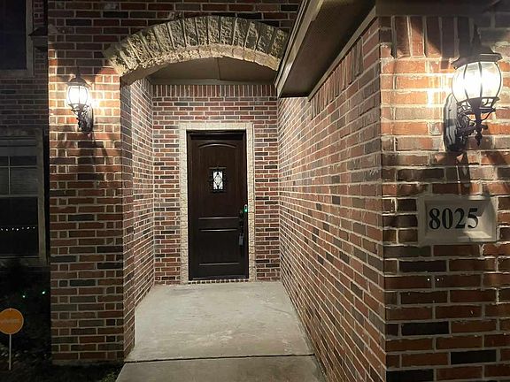 2nd image of 8025 Turnberry Cir