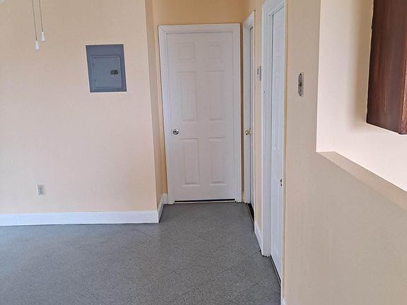 Area leading to the bedrooms