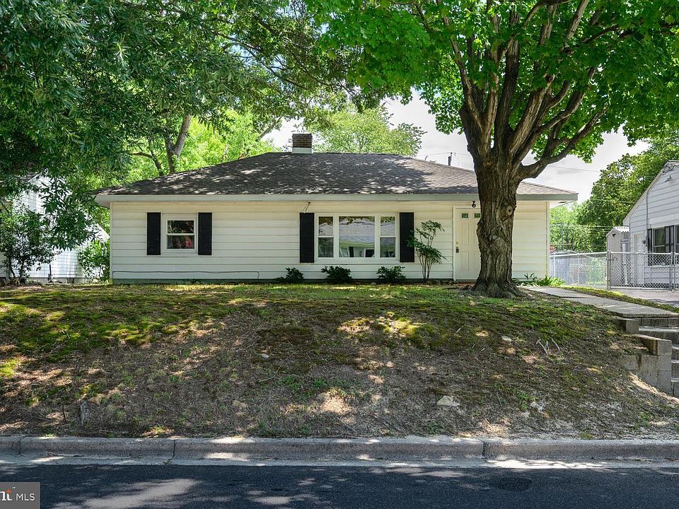 1st image of 122 Prospect Ave