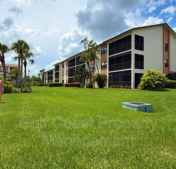 16150 Bay Pointe Blvd #107 — Photo 2