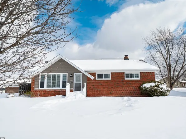1709 Roselawn Rd, Mayfield Heights, OH 44124