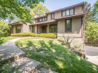 3595 Fox Hunt Dr, Ann Arbor, MI