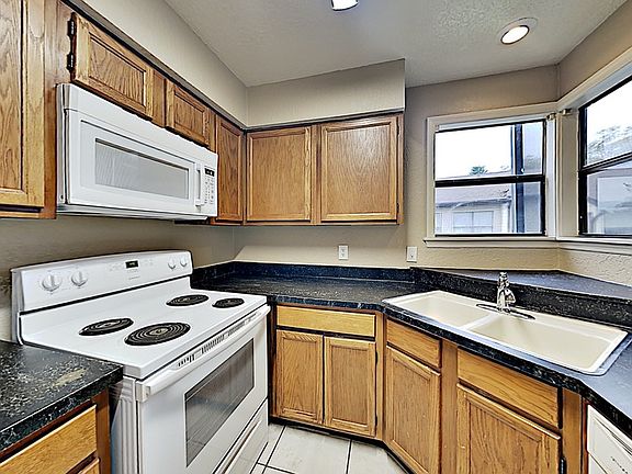 3rd image of 3020 Antique Oaks Cir #134