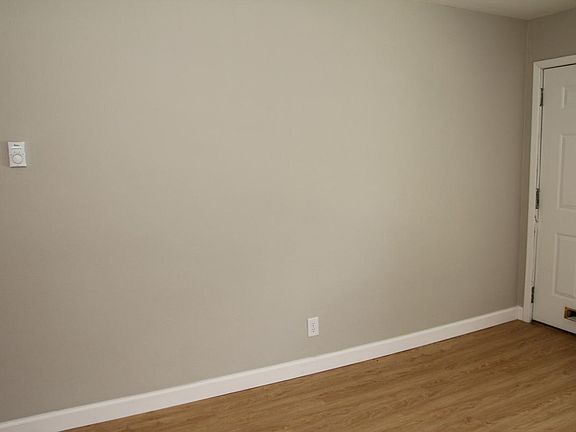 3rd image of 735 Syracuse Ave APT F