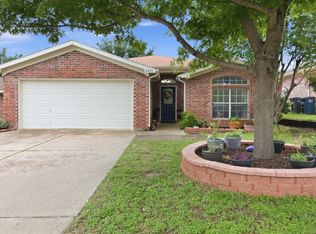 6421 Riverwater Trl, Fort Worth, TX 76179