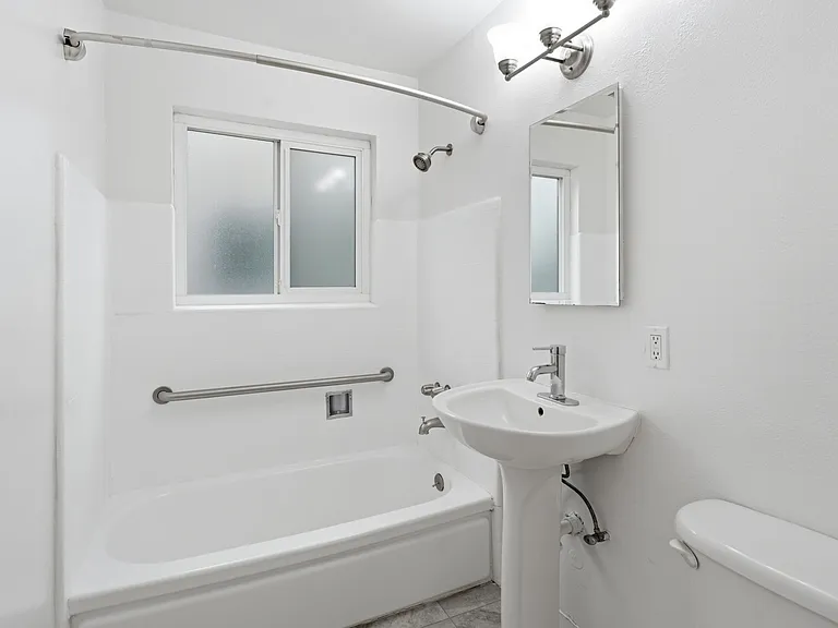2312 P St #2 — Photo 13