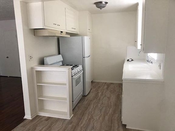 4th image of 1046 N Spaulding Ave APT 8