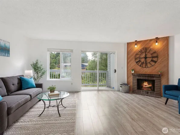 8823 Holly Drive #H206, Everett, WA 98208