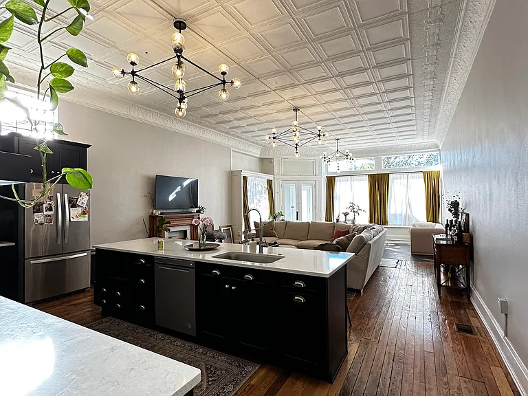 1104 Russell St #1 — Photo 2