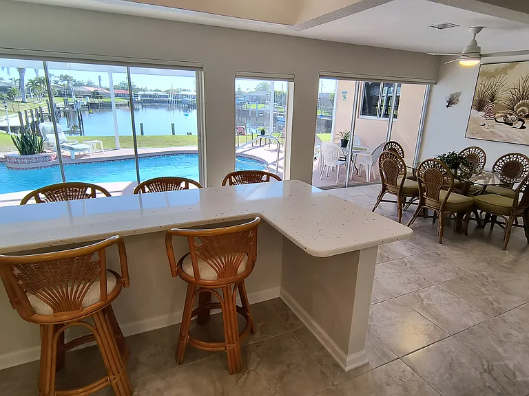 910 Juno Dr — Photo 8