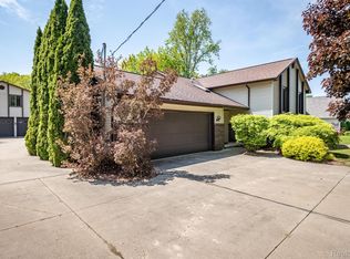 4133 Lahring Rd, Linden, MI 48451