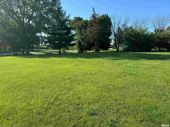505 7th St, Andover, IL 61233