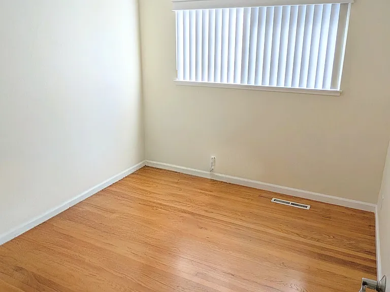 5850 Amapola Dr — Photo 10
