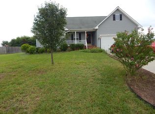 195 Hobbs Hole Ln, Tappahannock, VA 22560