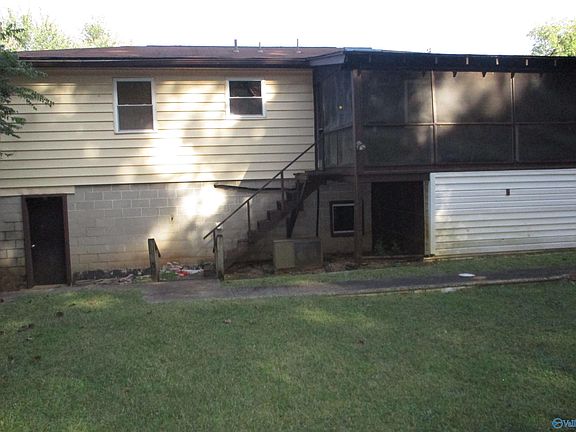 4th image of 5017 Rolling Hills Dr NW