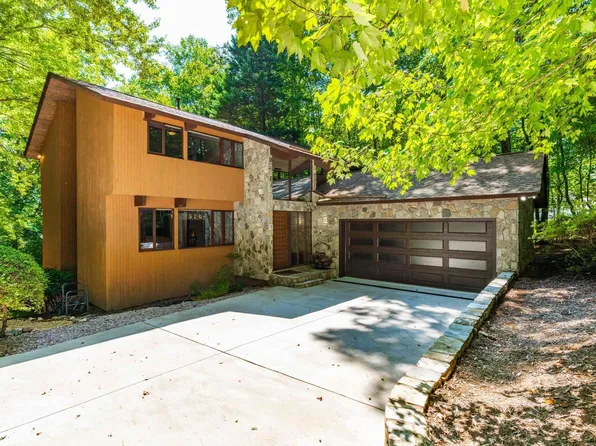 10429 Leslie Dr, Raleigh, NC 27615
