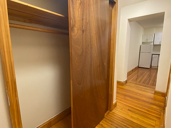 4th image of 231 E 50th St APT 3F