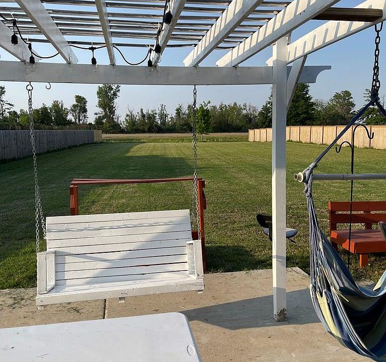 2nd image of 230 Delta Pointe Dr