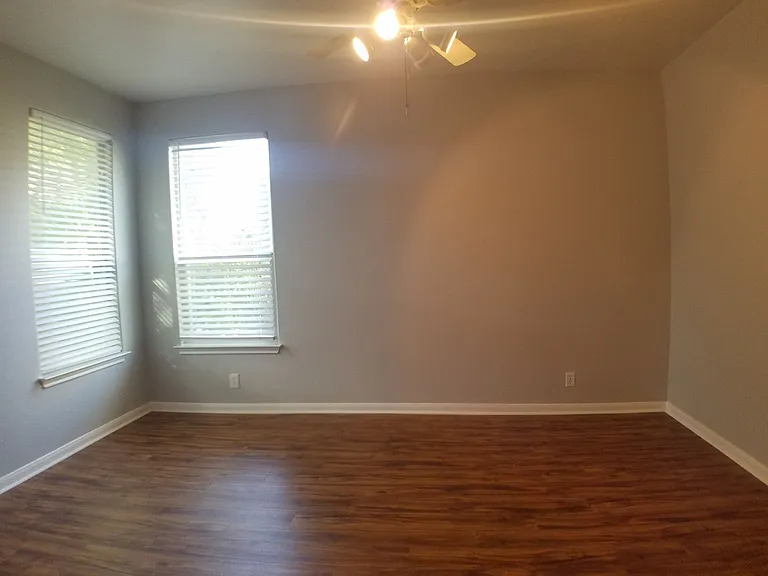 2502 Allred Dr — Photo 16