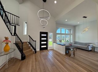 1022 Begonia Ave, Costa Mesa, CA 92626