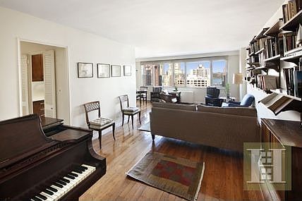 3rd image of 165 W 66th St APT 14C