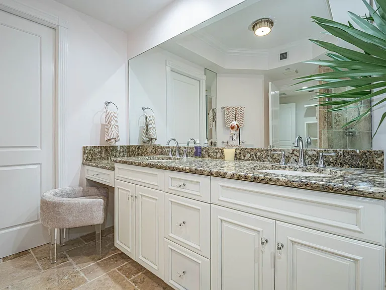 801 N Swim Club Dr #2B — Photo 37