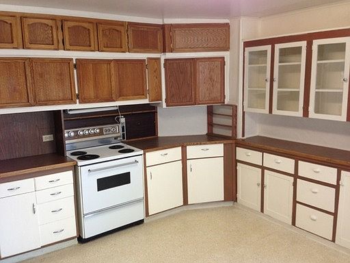 2nd image of 635 Palm St