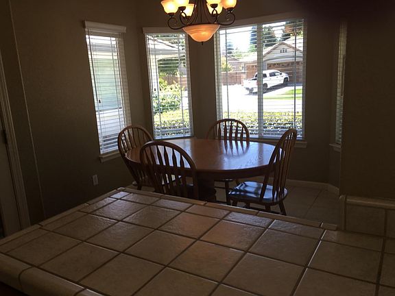 4th image of 2583 Somerset Way