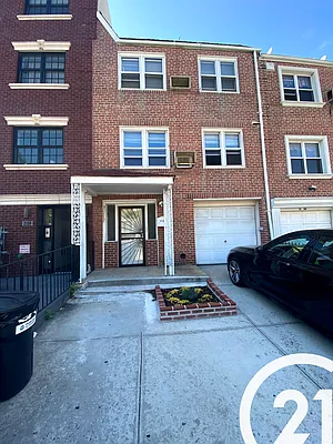 Rented by Century 21 Unique Realty | media 14