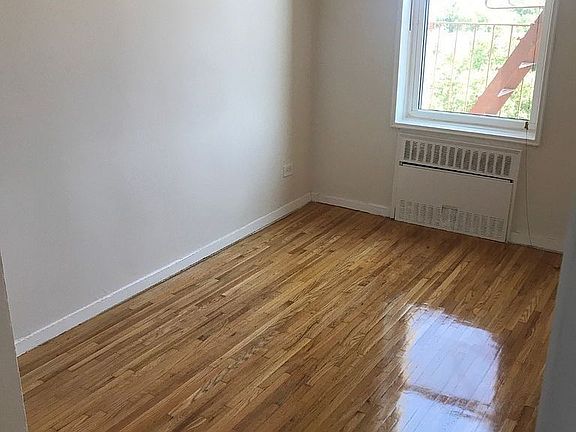 2nd image of 1144 Lydig Ave #0