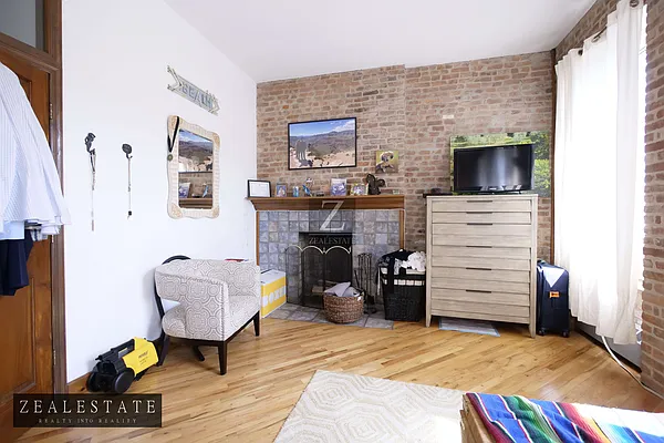 Rented by ZealEstate Group Inc | media 21