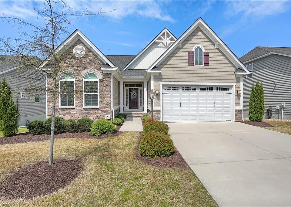 1st image of 301 Caroline Cir